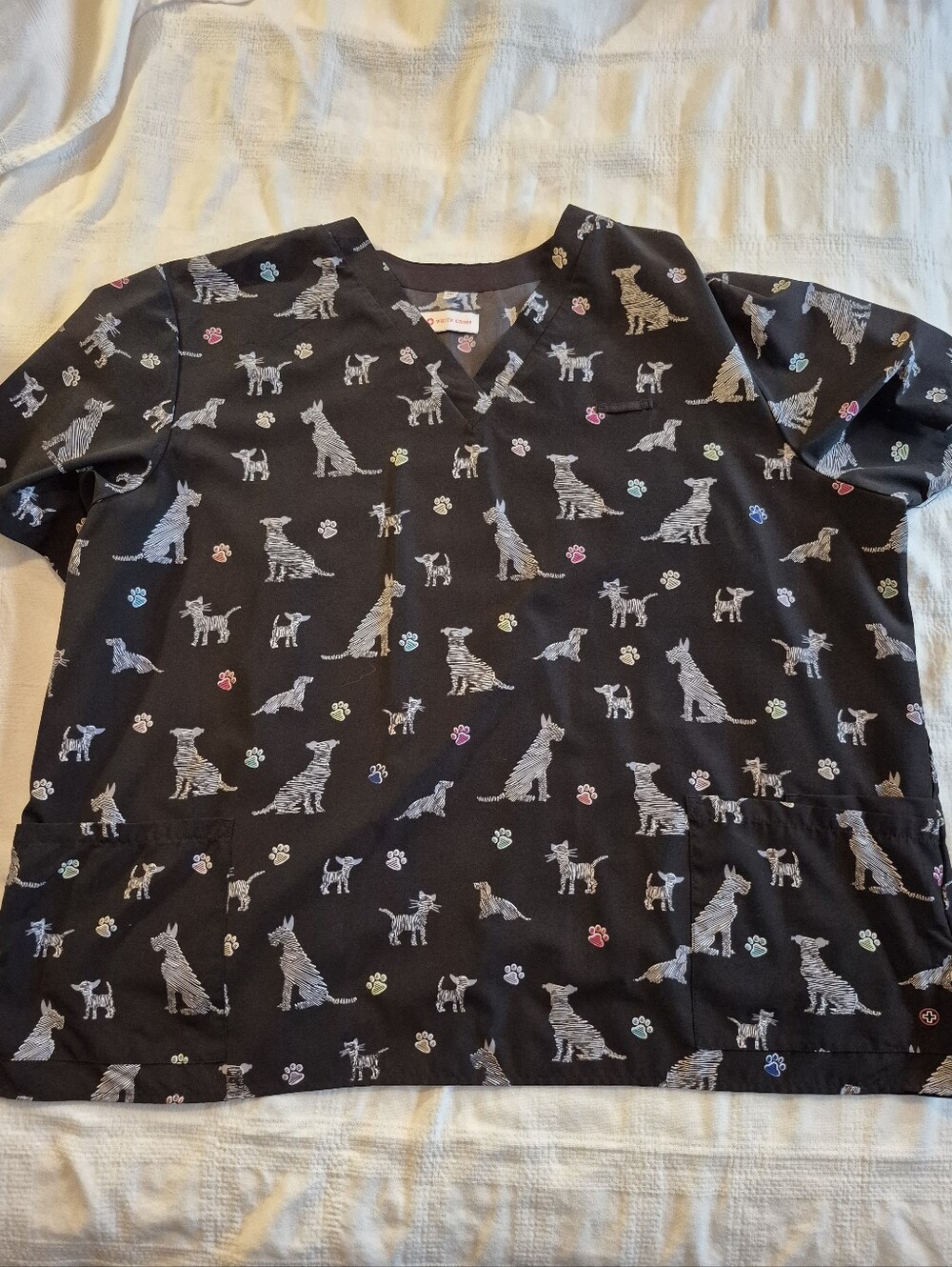 White Cross women's 3X black scrub top with cat & dog print EUC